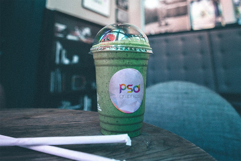 Premium PSD  Smoothie cup with straw mockup design